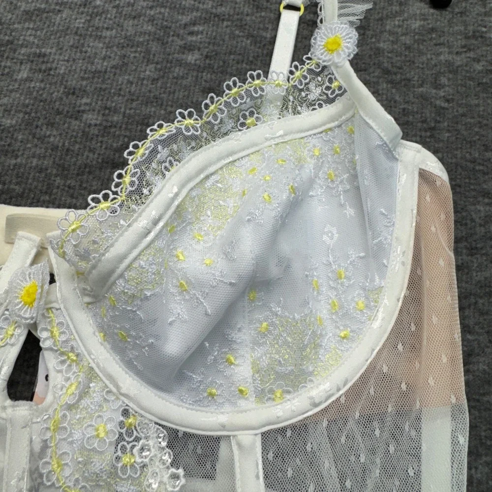 NWT For Love & Lemons White Daisy Bustier Women 38C Bridal Floral Lingerie Fairy